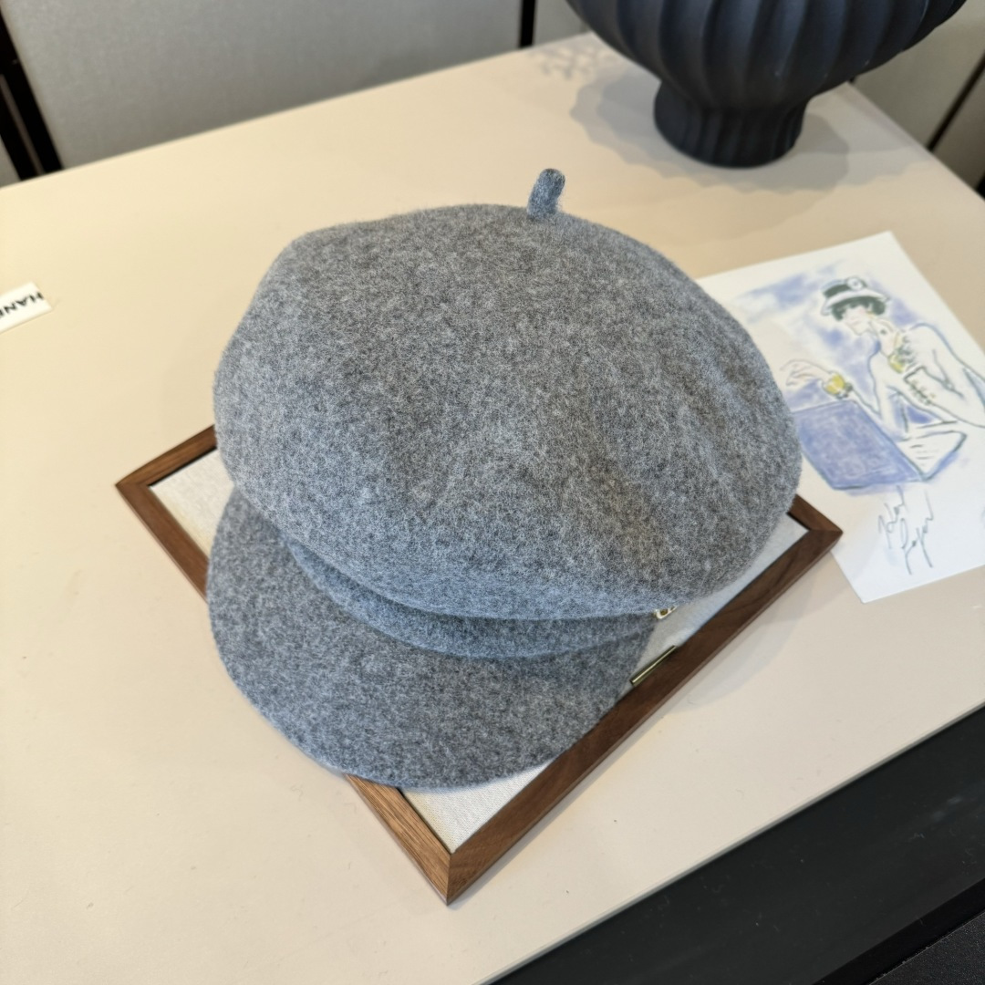 🆕
Dior羊毛画家鸭舌帽，百分百羊毛🦙%面料，头围57cm