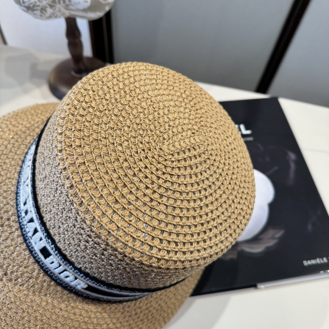 🆕

Dior迪奥草帽，镂空礼帽，官方款，一比一定制，字体凹凸有致，非市场普通版本，头围57cm