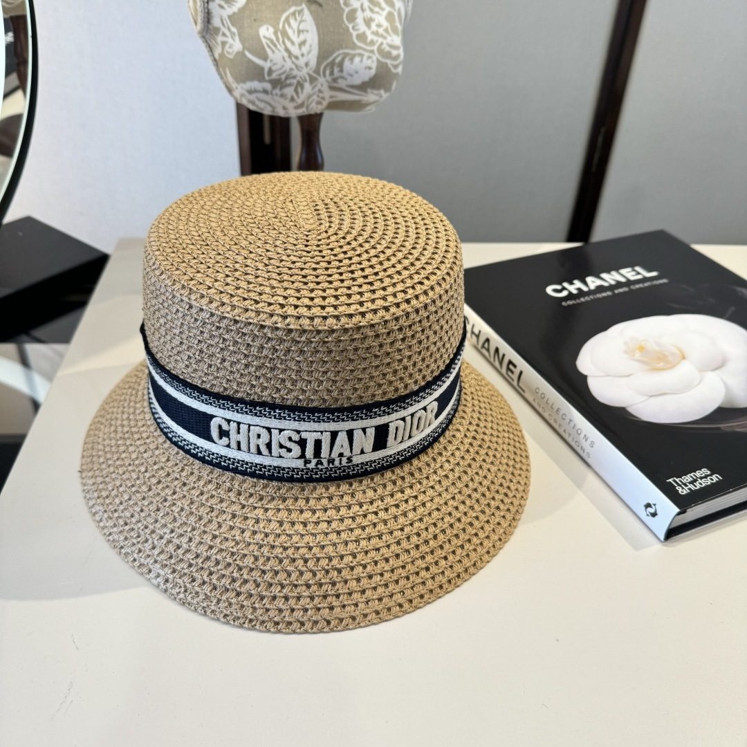 🆕

Dior迪奥草帽，镂空礼帽，官方款，一比一定制，字体凹凸有致，非市场普通版本，头围57cm