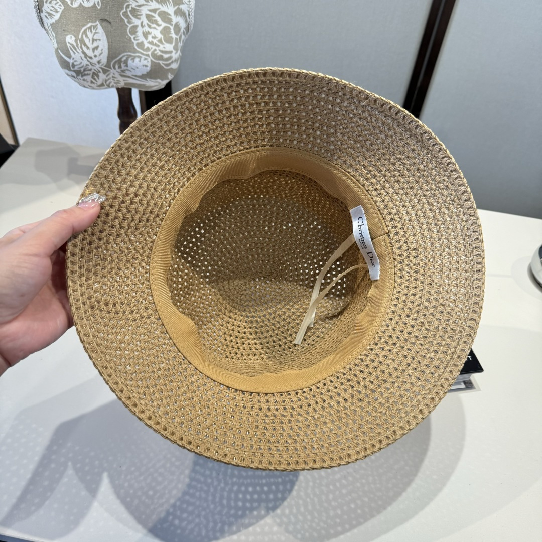 🆕

Dior迪奥草帽，镂空礼帽，官方款，一比一定制，字体凹凸有致，非市场普通版本，头围57cm