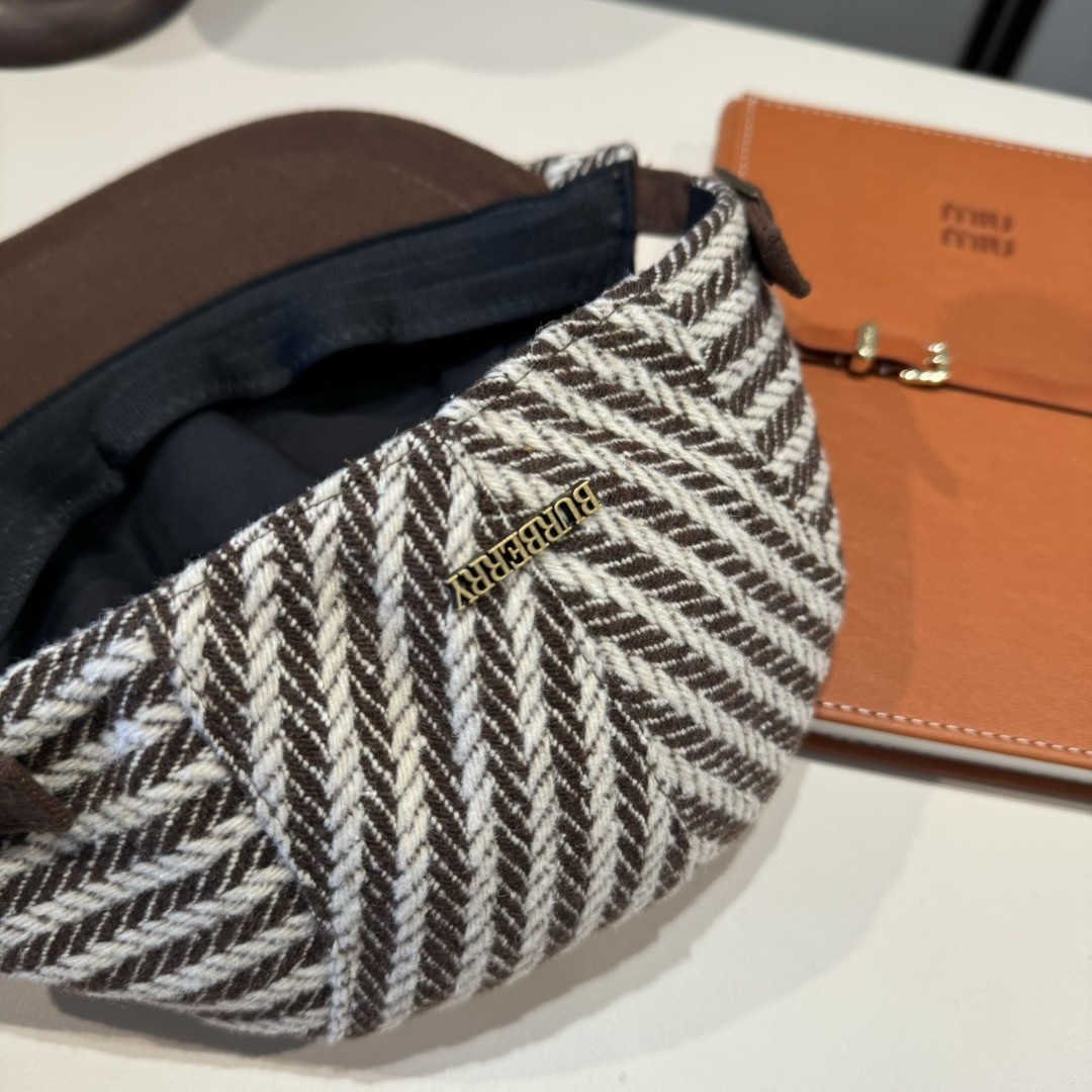 🆕
巴宝莉Burberry复古风前进鸭舌帽，灯芯绒面料，高级百搭，头围57cm