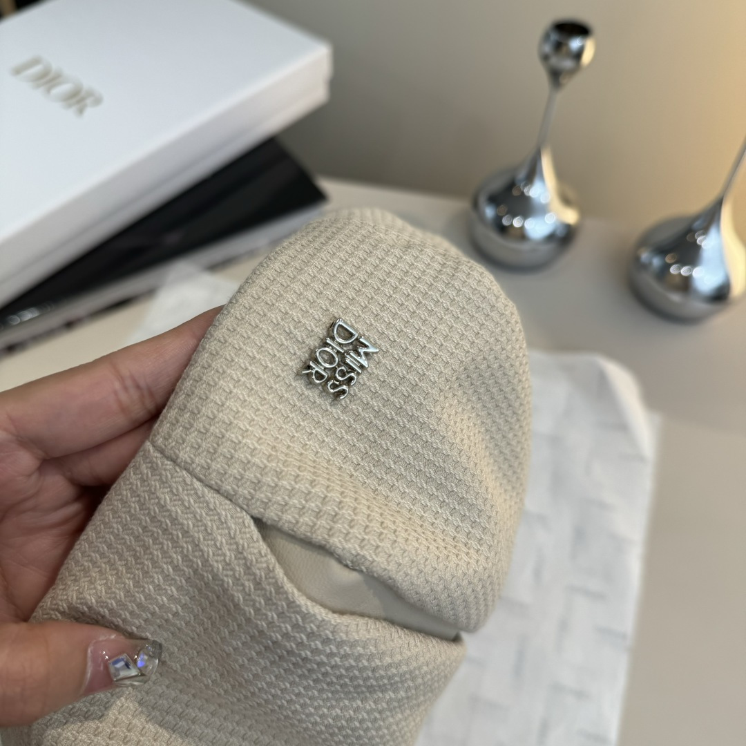 🆕

Dior迪奥新款八角帽，南瓜帽，画家帽，订单款，头围57cm