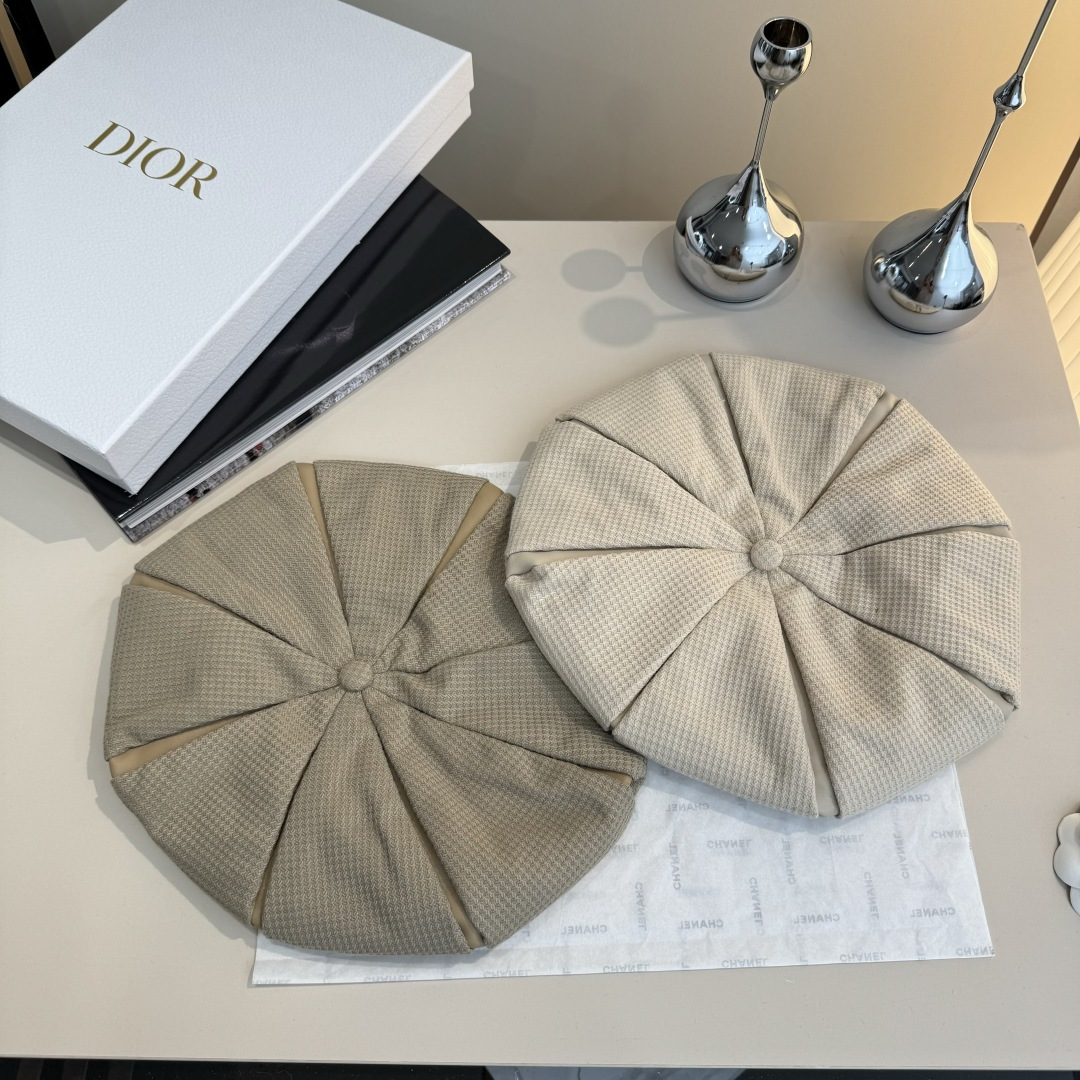 🆕

Dior迪奥新款八角帽，南瓜帽，画家帽，订单款，头围57cm