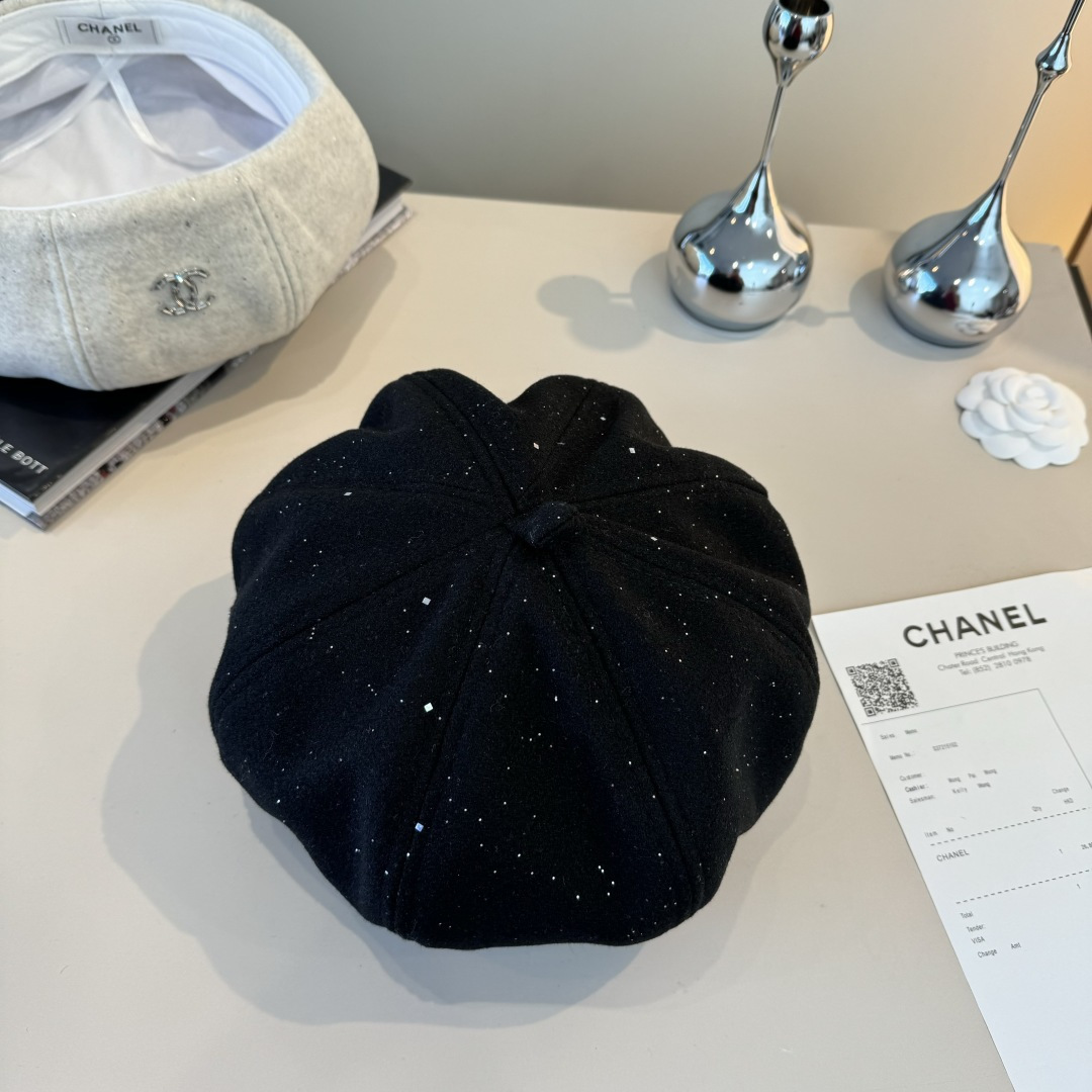 🆕

香奈儿新款鸭贝雷帽，头围57cm 