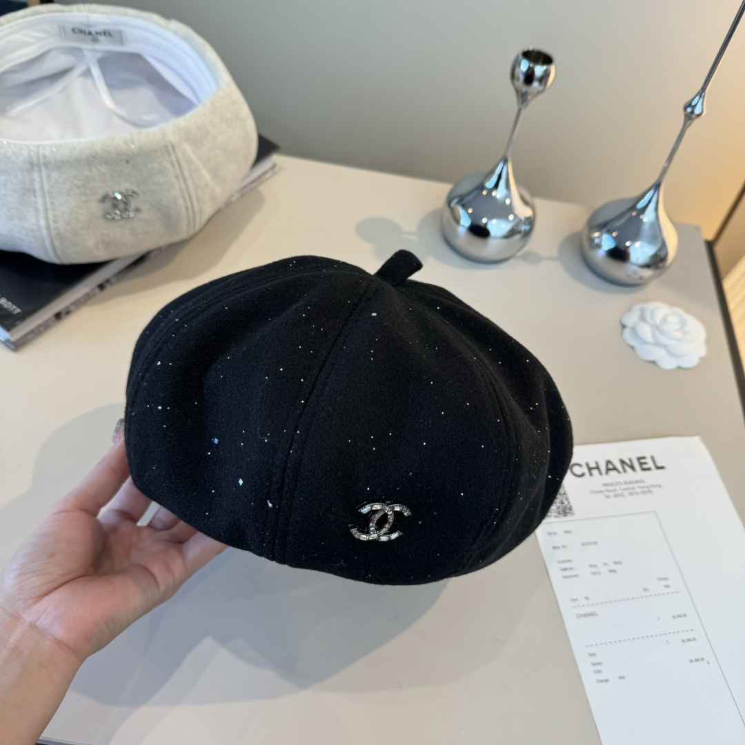 🆕

香奈儿新款鸭贝雷帽，头围57cm 