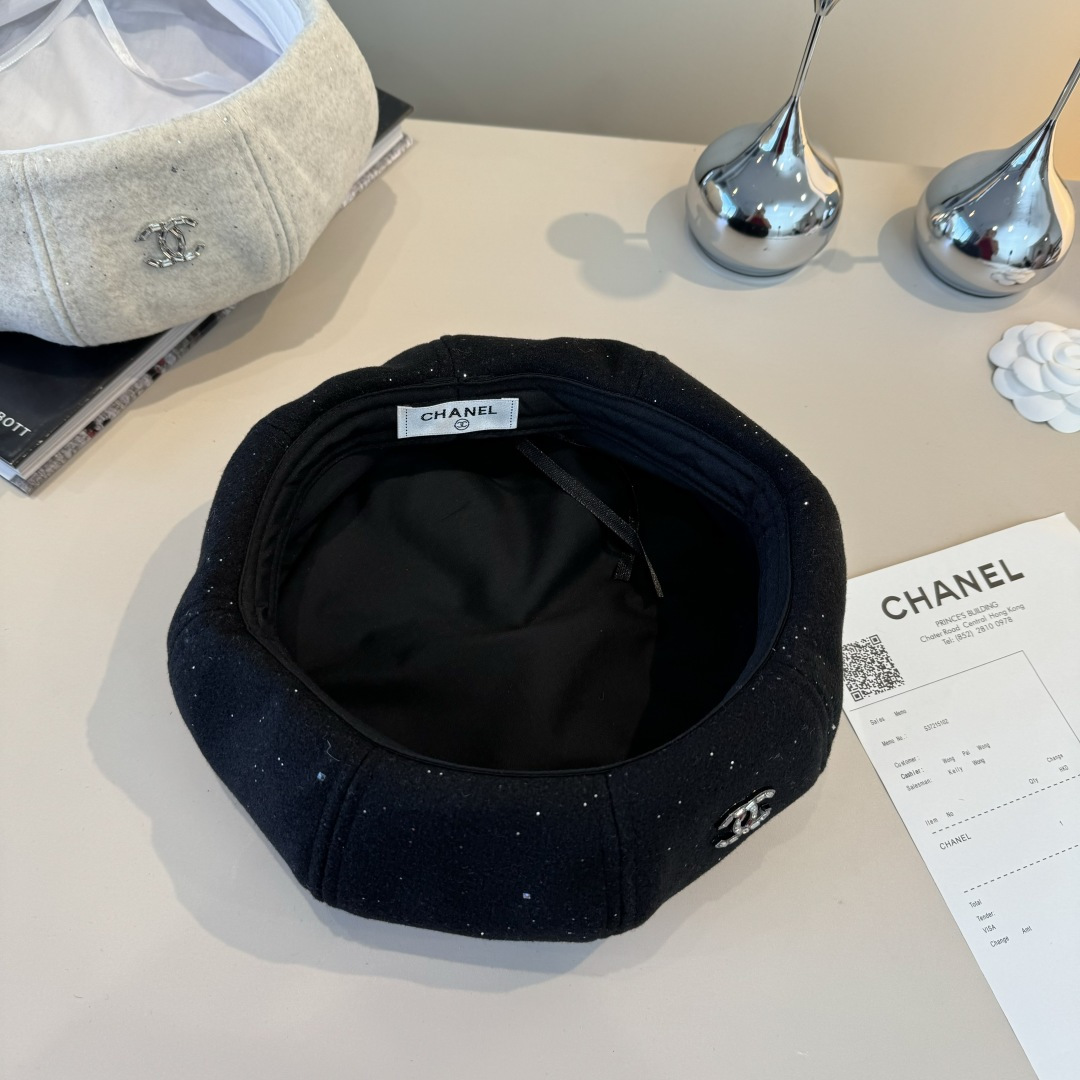 🆕

香奈儿新款鸭贝雷帽，头围57cm 