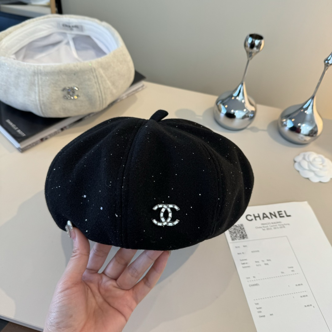 🆕

香奈儿新款鸭贝雷帽，头围57cm 