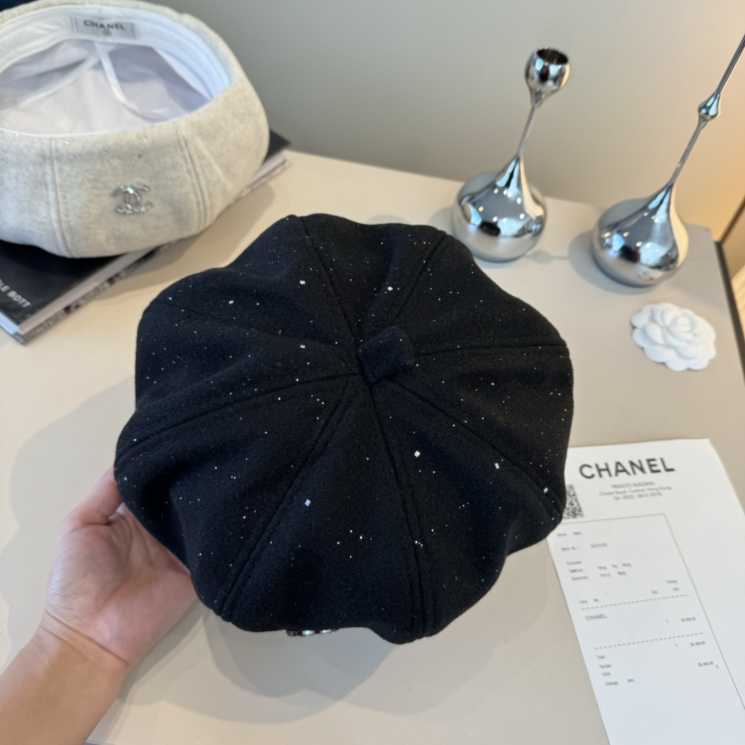 🆕

香奈儿新款鸭贝雷帽，头围57cm 