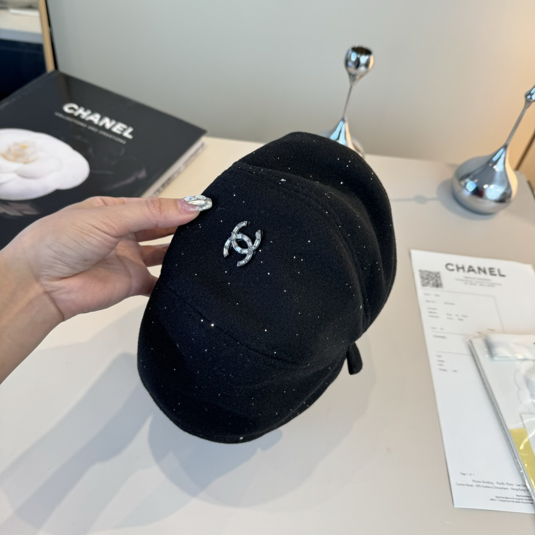 🆕

香奈儿新款鸭贝雷帽，头围57cm 