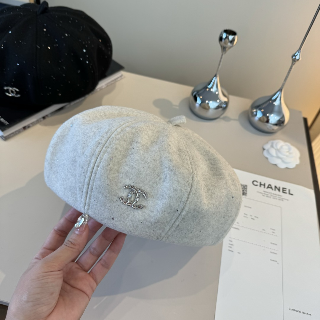 🆕

香奈儿新款鸭贝雷帽，头围57cm 