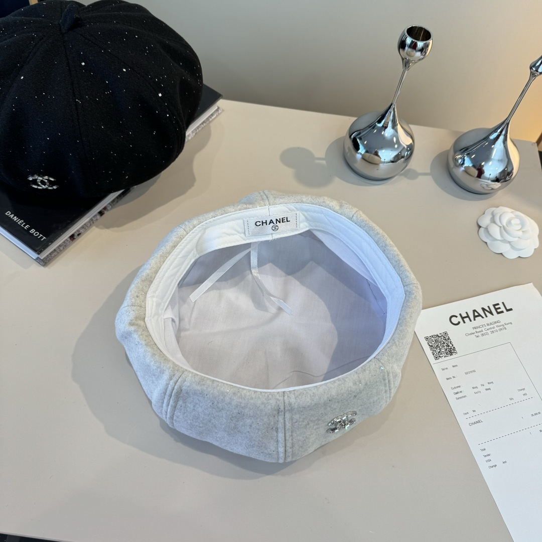 🆕

香奈儿新款鸭贝雷帽，头围57cm 