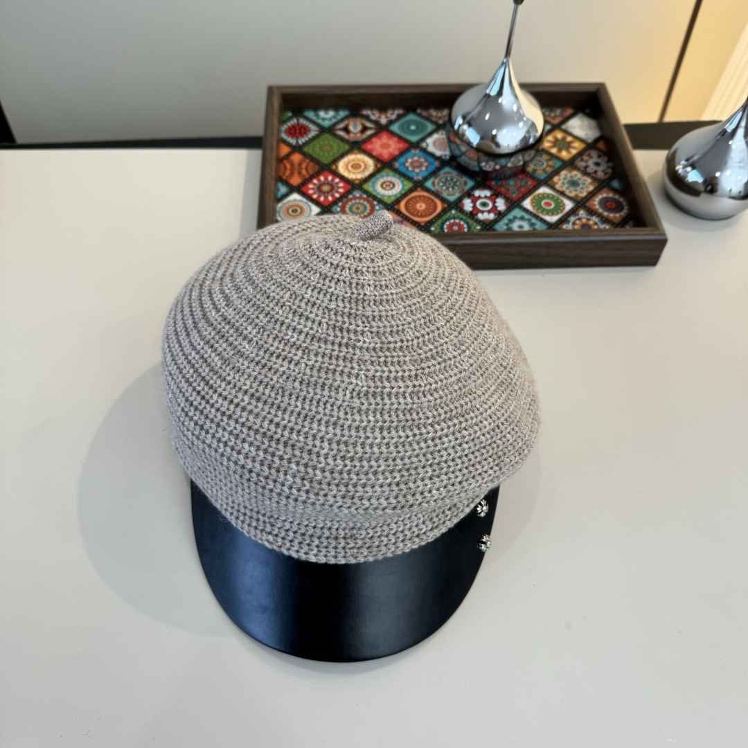 NO:365022,Crosin duck tongue knight hat, custom knight hat, irregular head circumference 57cm hat fisherman hat baseball hat knit hat, hat, chrome hearts, espadrilles, hats克罗心鸭舌骑士帽,定制款骑士帽,不规则 头围57cm帽子渔夫帽棒球帽针织帽,帽子,chrome hearts,espadrilles,hats,hat