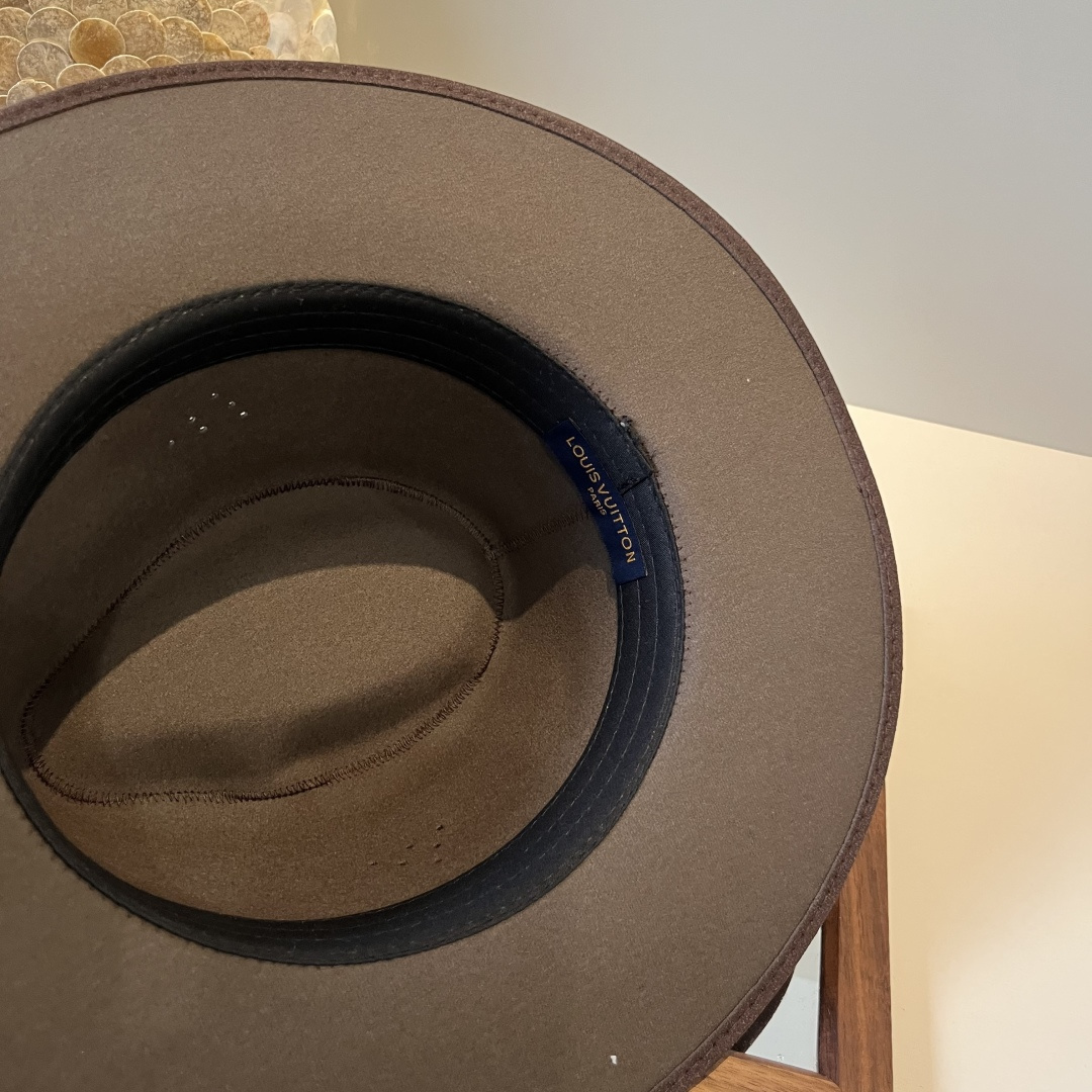 🆕

LV新款礼帽，百分百羊毛礼帽，凹凸有致，头围57cm