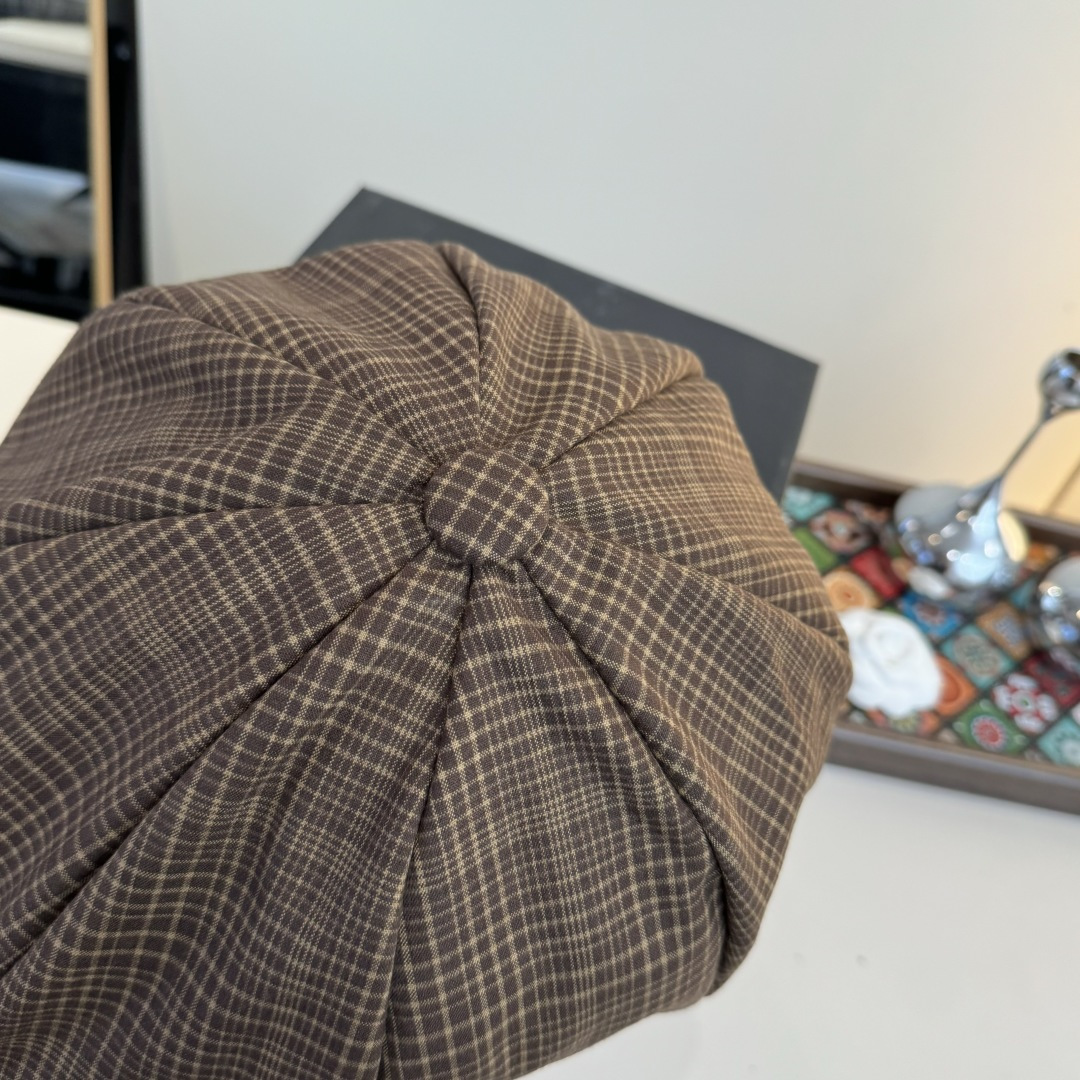 💕Lv路易斯新款鸭舌画家帽，男女通用，