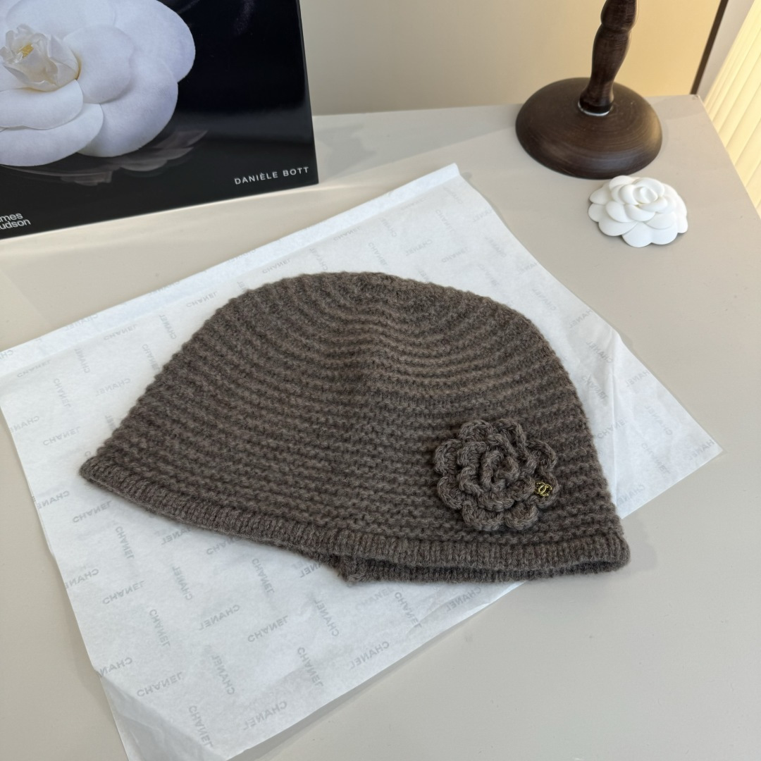 NO:365418,Chanel Chanel new camellia knitted wool hat hat fisherman hat baseball hat knit hat, hat, chanel, chanel, espadrilles, hatsChanel香奈儿新款山茶花针织毛线帽帽子渔夫帽棒球帽针织帽,帽子,chanel,chanel,espadrilles,hats,hat