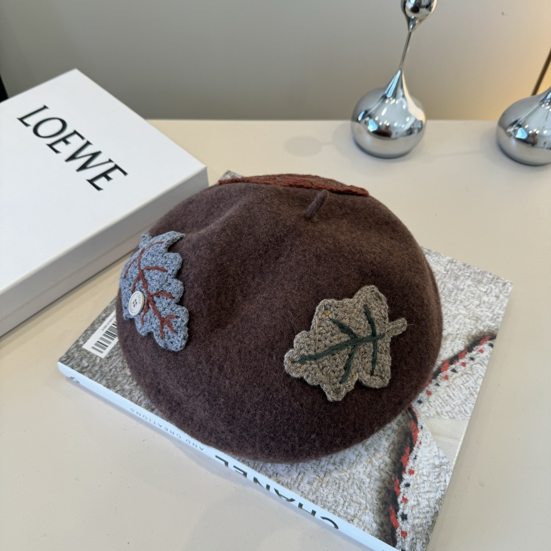 NO:365413,Loewe's new beret, head circumference 57cm hat, fisherman's hat, baseball hat, knit hat, hat, loewe, espadrilles, hats罗意威新款贝雷帽,头围57cm帽子渔夫帽棒球帽针织帽,帽子,loewe,espadrilles,hats,hat