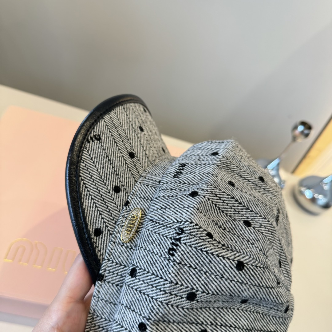 💕miumiu缪缪新款鸭舌画家帽，头围57cm