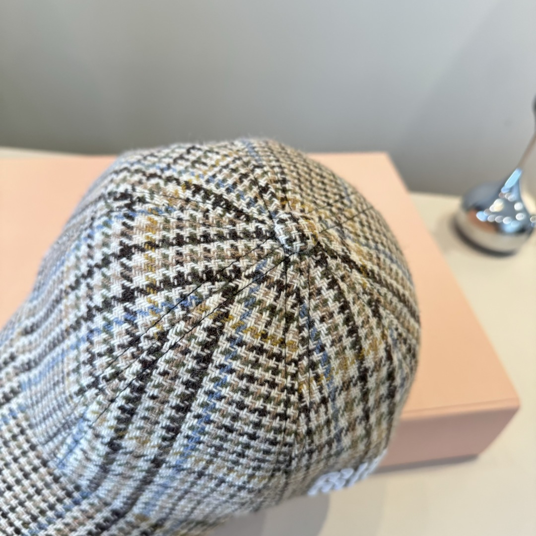 💕miumiu缪缪秋冬新款羊毛鸭舌帽，格纹棒球帽，头围57cm