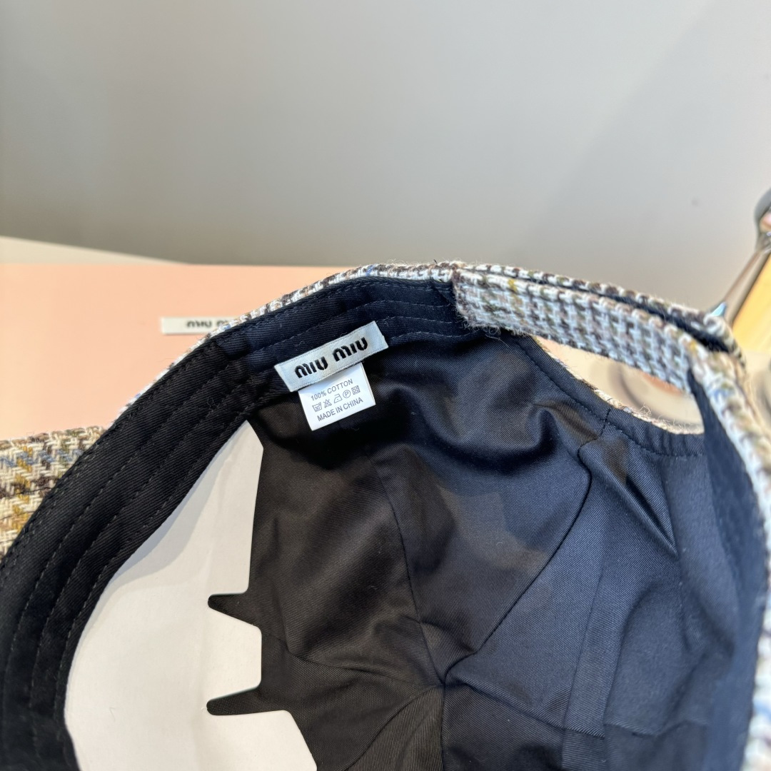 💕miumiu缪缪秋冬新款羊毛鸭舌帽，格纹棒球帽，头围57cm