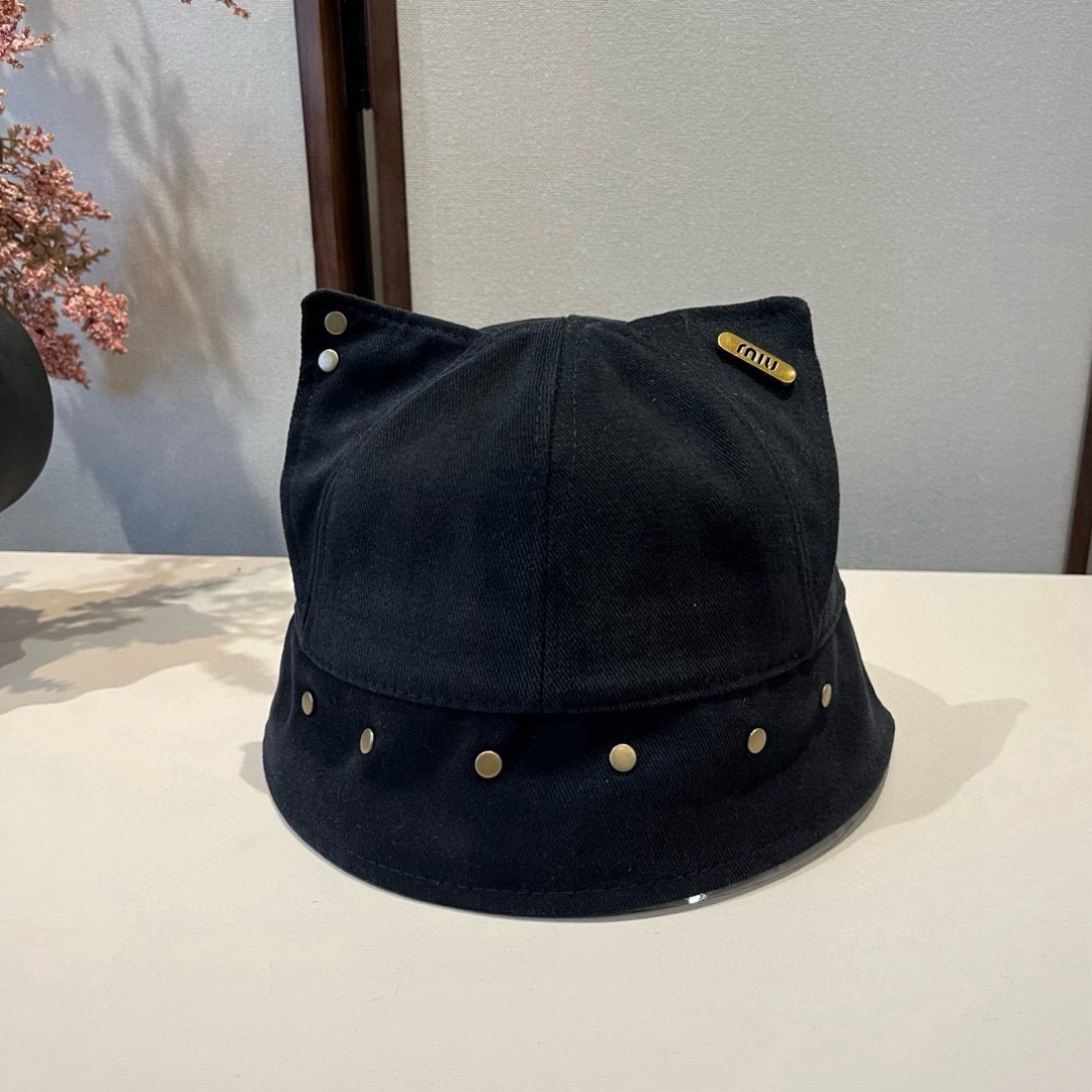 💕缪缪miumiu春夏款猫耳朵柳丁渔夫帽，纯棉面料，做工高级，头围57cm