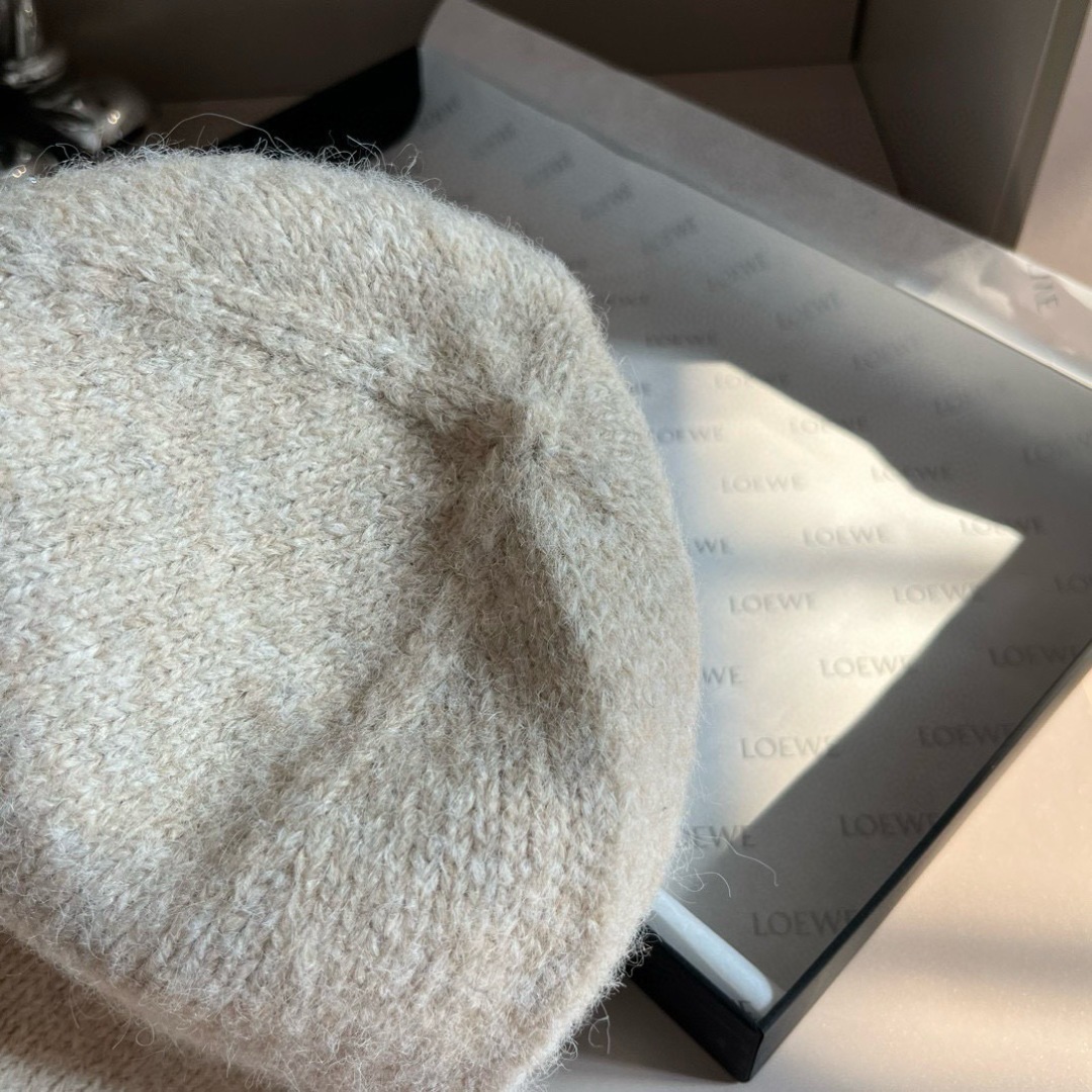💕LOEWE罗意威秋冬新款毛线帽,嘻哈风针织帽,男女款毛线帽 4个色