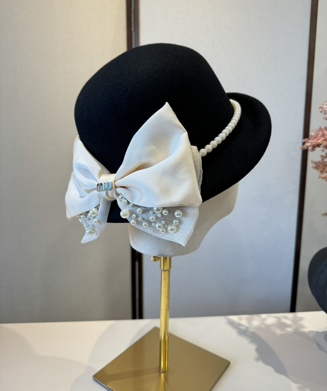 NO:643507,miumiu new basin hat, 100% wool fabric, head circumference 57cm hat fisherman hat baseball cap knitted hat, hat, miumiu, espadrilles, hats19860909miumiu缪缪新款盆帽,百分百羊毛面料,头围57cm帽子渔夫帽棒球帽针织帽,帽子,miumiu,espadrilles,hats,hat