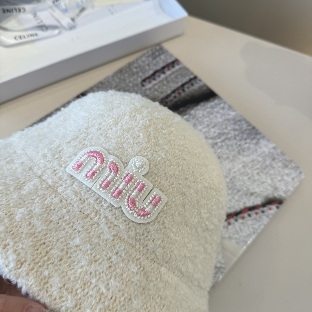 💕miumiu缪缪新款羊毛渔夫帽