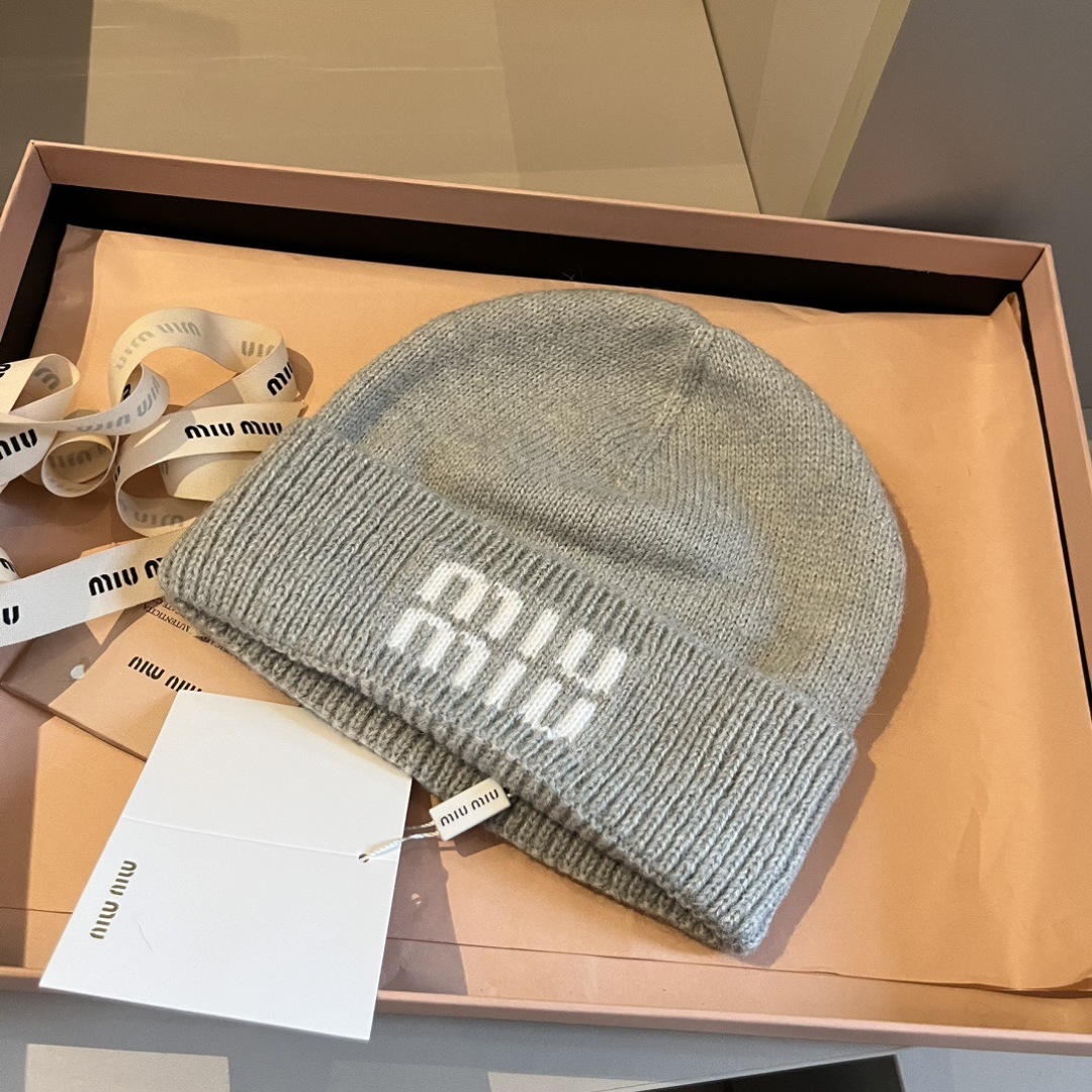 💕miumiu缪缪专柜新款针织毛线帽