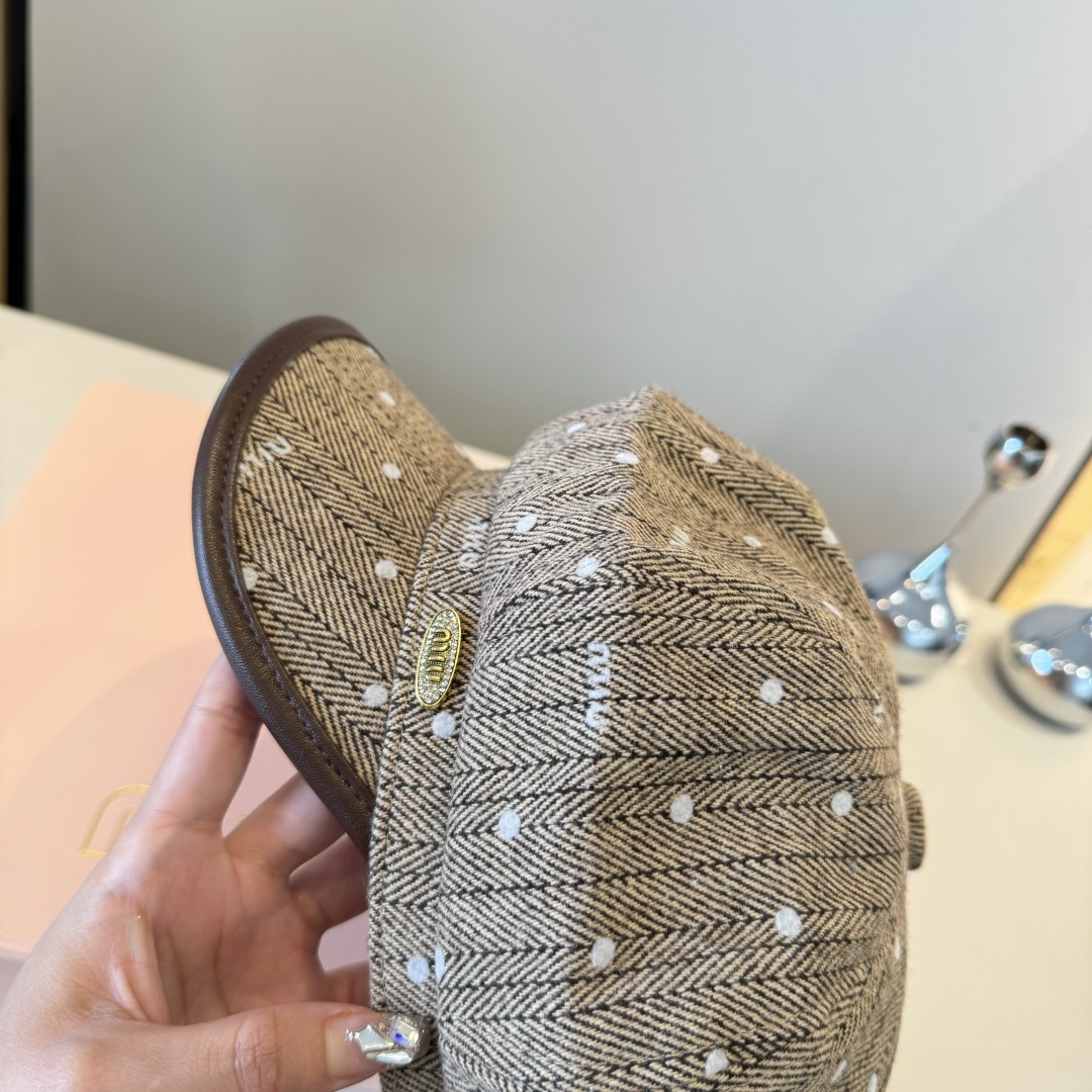 💕miumiu缪缪新款鸭舌画家帽，头围57cm