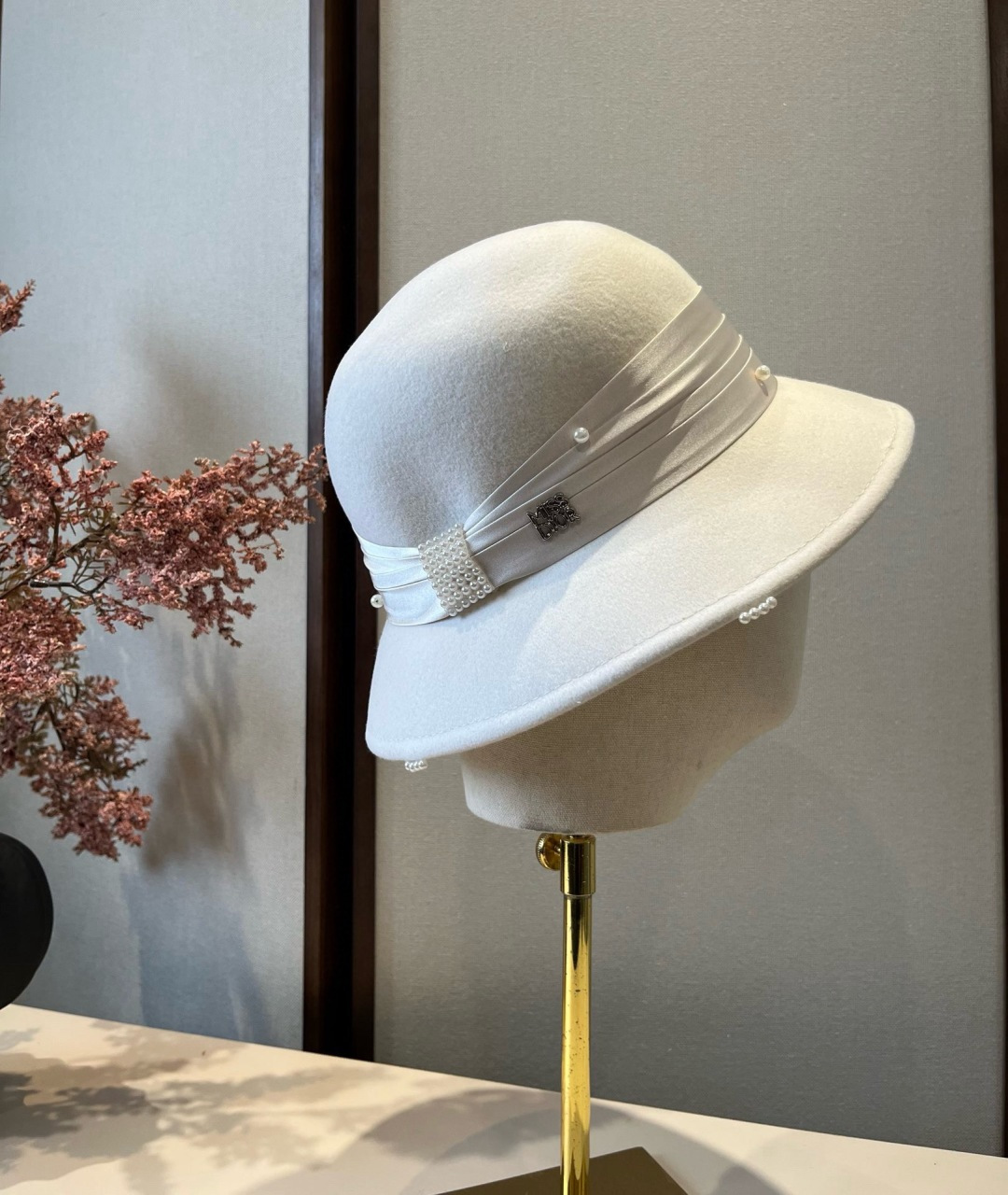 NO:532474,White Dior Autumn and Winter New Wool Basin Hat, 100% Wool Fabric, Head Circle 57cm Hat Fisherman's Hat Baseball Hat Knitted Hats, Hats, Dior, Dior, espadrilles, Hats19860909白色 Dior迪奥秋冬新款羊毛盆帽,百分百羊毛面料、头围57cm帽子渔夫帽棒球帽针织帽,帽子,dior,dior,espadrilles,hats,hat