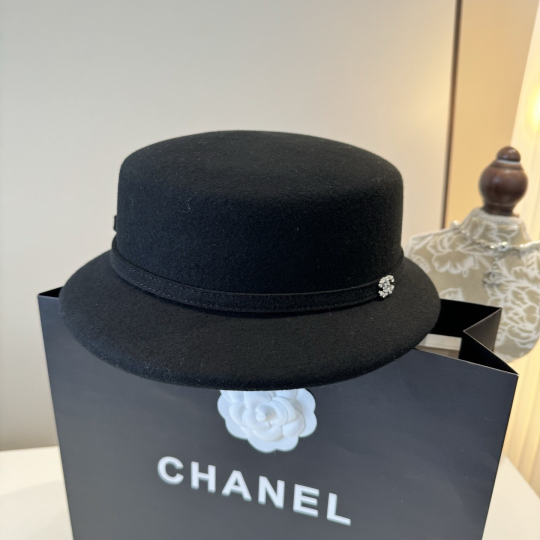 NO:617332,Chanel Chanel new wool hat, beret, super goddess style, advanced custom hat, 100% wool fabric, head circumference 57cm hat, fisherman hat, baseball cap, knitted hat, hat, chanel, chanel, espadrilles, hats19860909Chanel香奈儿新款羊毛礼帽,贝雷帽,超级女神范,高级定制礼帽,百分百羊毛面料 头围57cm帽子渔夫帽棒球帽针织帽,帽子,chanel,chanel,espadrilles,hats,hat