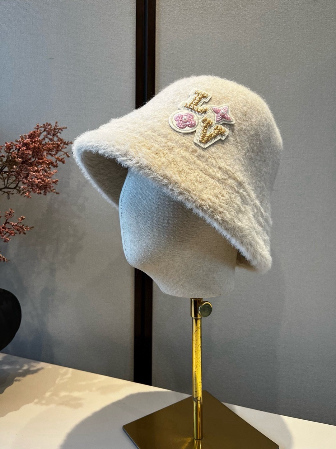 NO:617356,Lv Louis new wool fisherman hat fisherman hat baseball cap knitted hat, hat, louis vuitton, louis vuitton, espadrilles, hats19860909Lv路易斯新款羊毛渔夫帽帽子渔夫帽棒球帽针织帽,帽子,louis vuitton,louis vuitton,espadrilles,hats,hat