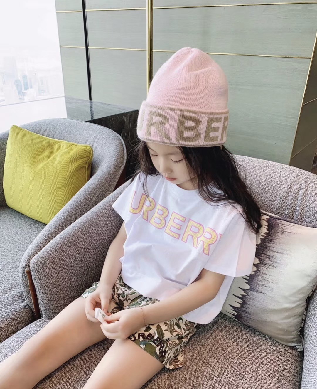 NO:617423,Burberry new wool hat, head circumference 57cm hat, fisherman hat, baseball cap, knitted hat, hat, burberry, espadrilles, hats19860909巴宝莉新款毛线帽,头围57cm帽子渔夫帽棒球帽针织帽,帽子,burberry,espadrilles,hats,hat