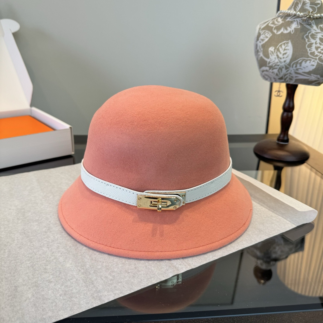 NO:617411,HEREMS Hermès 2025 autumn and winter new wool basin hat, 100% wool belt buckle hat, fashion goddess must-have, head circumference 57cm khaki black head circumference 57cm hat fisherman hat baseball cap knitted hat, hat, hermes, espadrilles, hats19860909HEREMS爱马仕2025秋冬新款羊毛盆帽,百分百羊毛皮带扣礼帽,时尚女神必备,头围57cm 卡其 黑色头围57cm帽子渔夫帽棒球帽针织帽,帽子,hermes,espadrilles,hats,hat