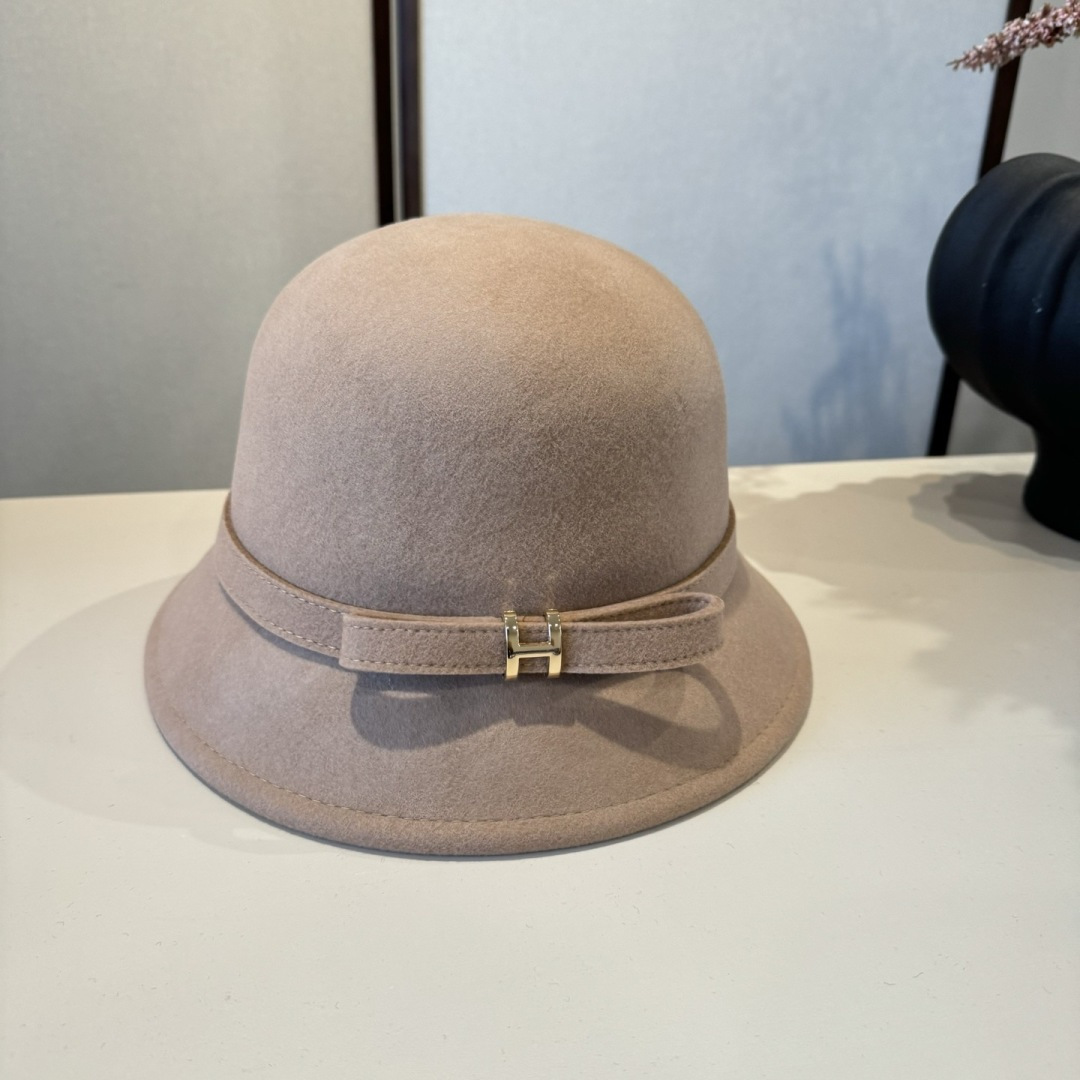 NO:617410,HEREMS Hermès new autumn and winter wool basin hat, 100% wool irregular tailoring design, a must-have for fashion goddesses, head circumference 57cm, head circumference 57cm hat, fisherman hat, baseball cap, knitted hat, hat, hermes, espadrilles, hats19860909HEREMS爱马仕秋冬新款羊毛盆帽,百分百羊毛不规则剪裁设计,时尚女神必备,头围57cm 头围57cm帽子渔夫帽棒球帽针织帽,帽子,hermes,espadrilles,hats,hat