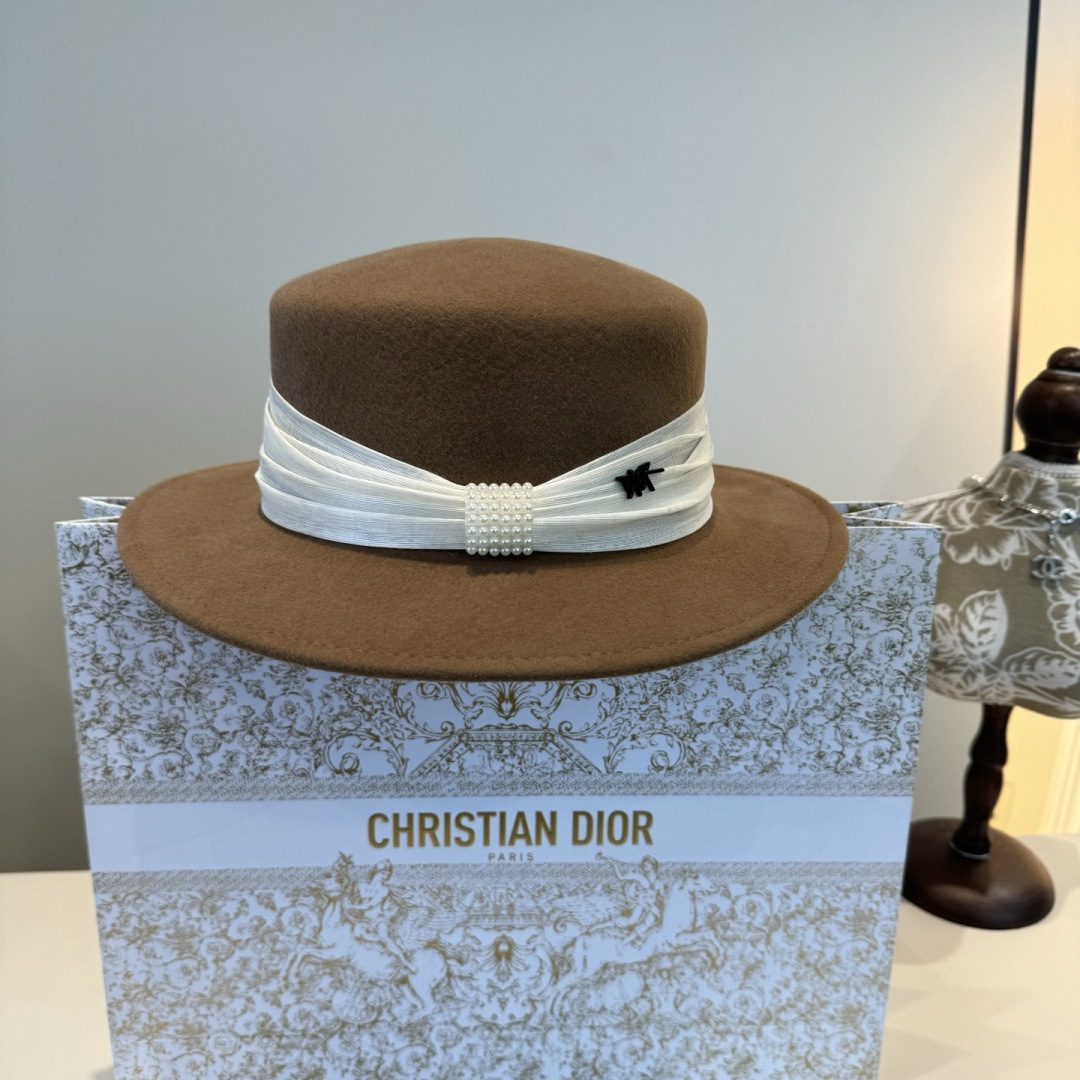 NO:617434,Dior Dior's new wool top hat, flat top hat, 100% wool fabric, head circumference 57cm hat, fisherman hat, baseball cap, knitted hat, hat, dior, dior, espadrilles, hats19860909Dior迪奥新款羊毛礼帽,平顶礼帽,百分百羊毛面料,头围57cm帽子渔夫帽棒球帽针织帽,帽子,dior,dior,espadrilles,hats,hat