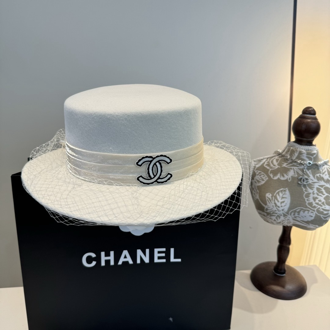 NO:617442,White Chanel wool flat top, mesh hat, 100% wool fabric head circumference 57cm hat bucket hat baseball cap knitted hat, hat, chanel, chanel, espadrilles, hats19860909白色 Chanel香奈儿羊毛平顶,网纱帽,百分百羊毛面料头围57cm帽子渔夫帽棒球帽针织帽,帽子,chanel,chanel,espadrilles,hats,hat
