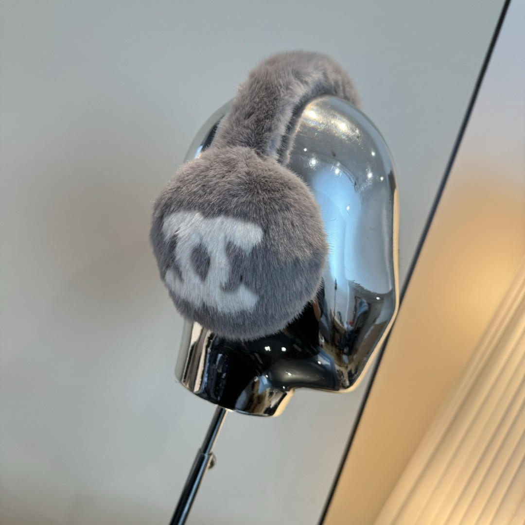 p75¥
Chanel香奈儿耳包,毛毛耳罩