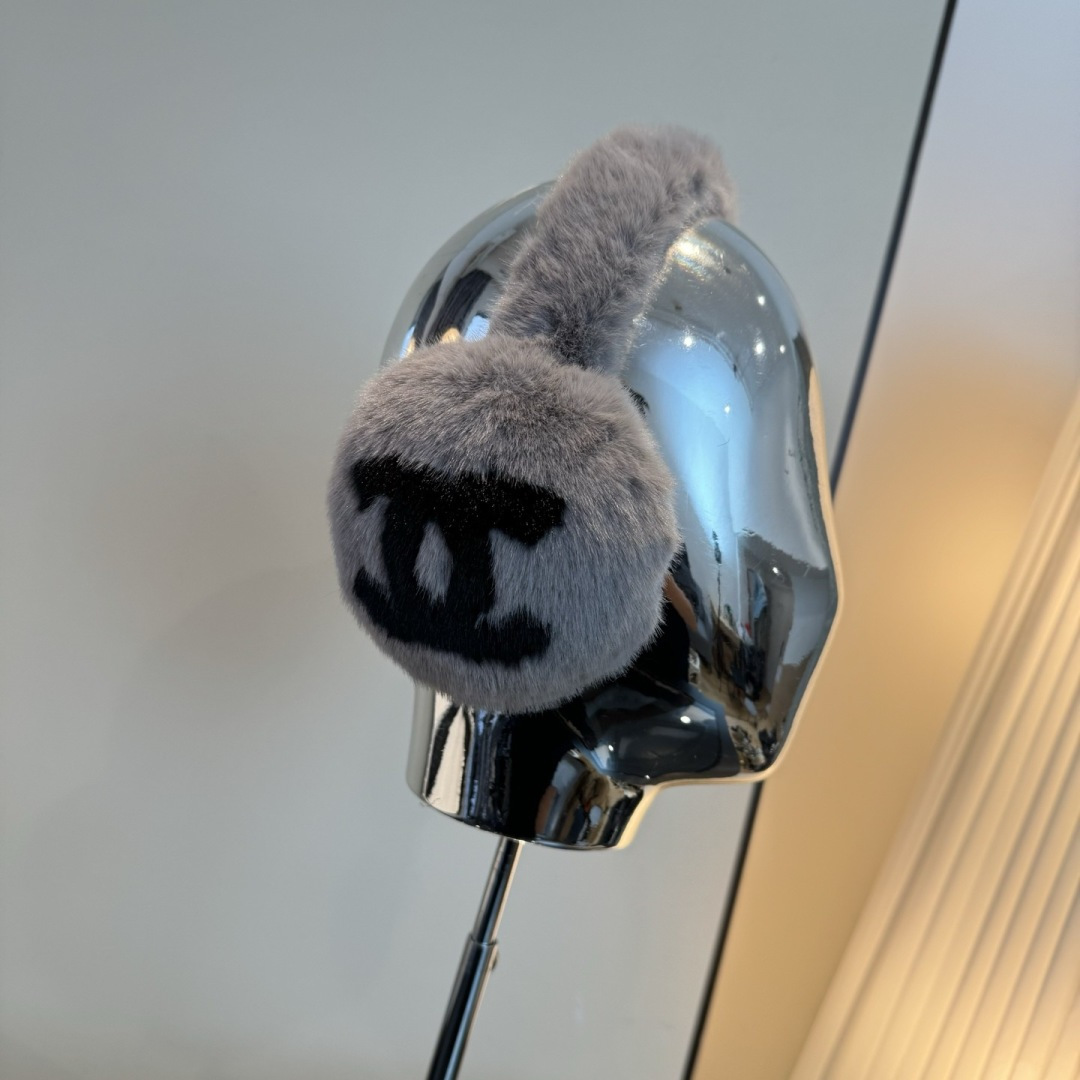 p75¥
Chanel香奈儿耳包,毛毛耳罩