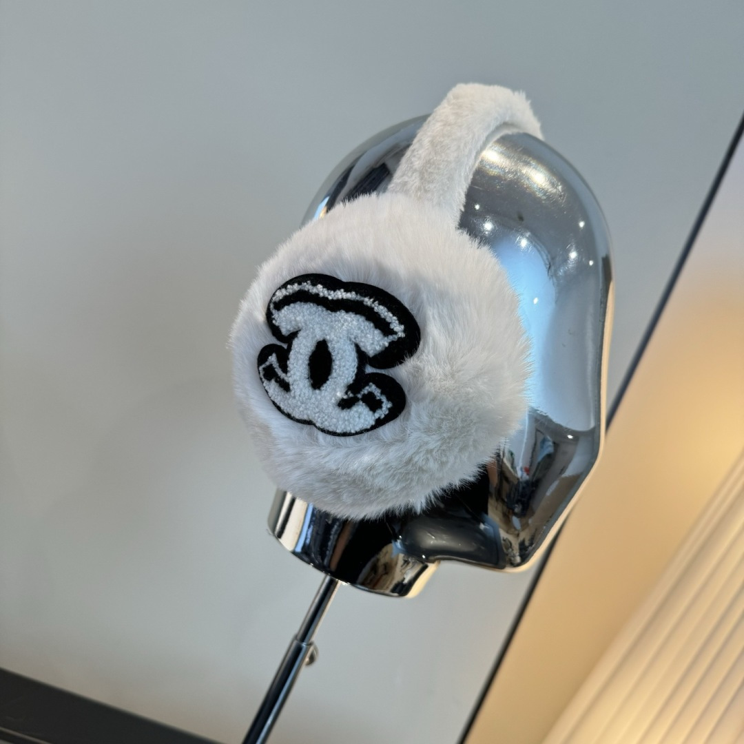 p85¥
Chanel香奈儿耳包,毛毛耳罩