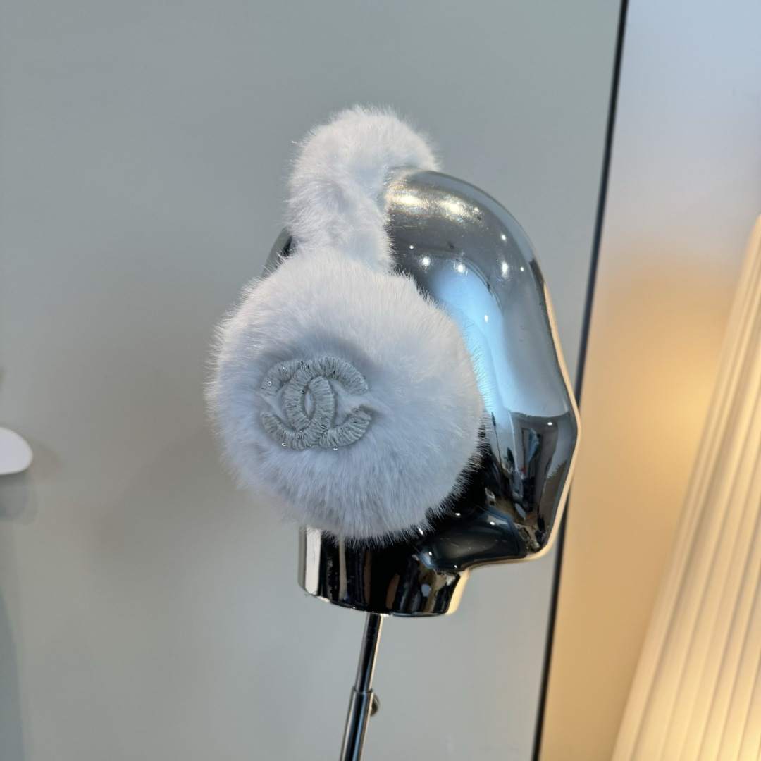 p85¥
Chanel香奈儿耳包,毛毛耳罩