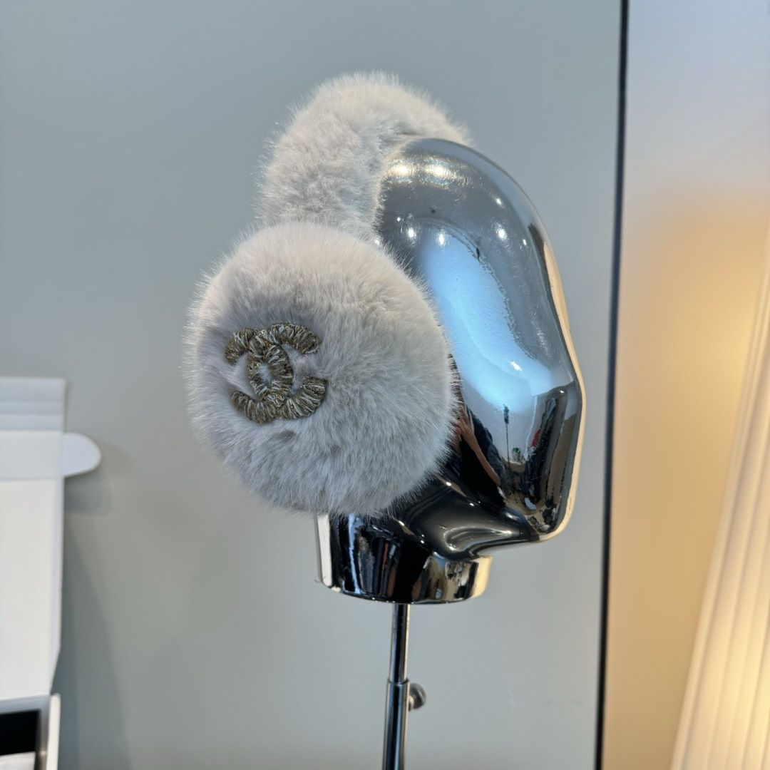 p85¥
Chanel香奈儿耳包,毛毛耳罩