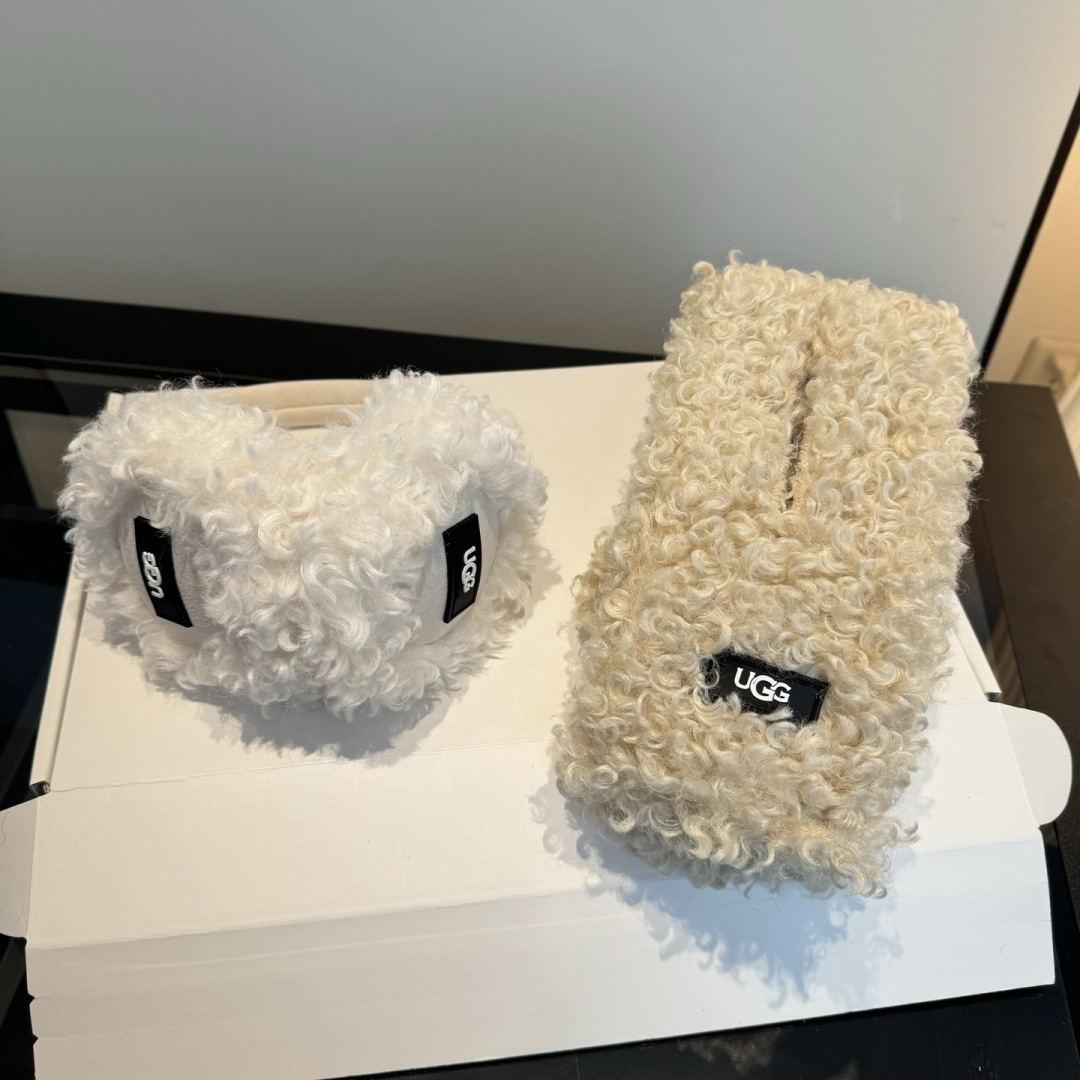 p耳罩55 围脖70¥

上新ꫛꫀꪝ 
⚜️ugg人造毛保暖围脖/耳罩
💫经典百搭款
🛒白色 黑色