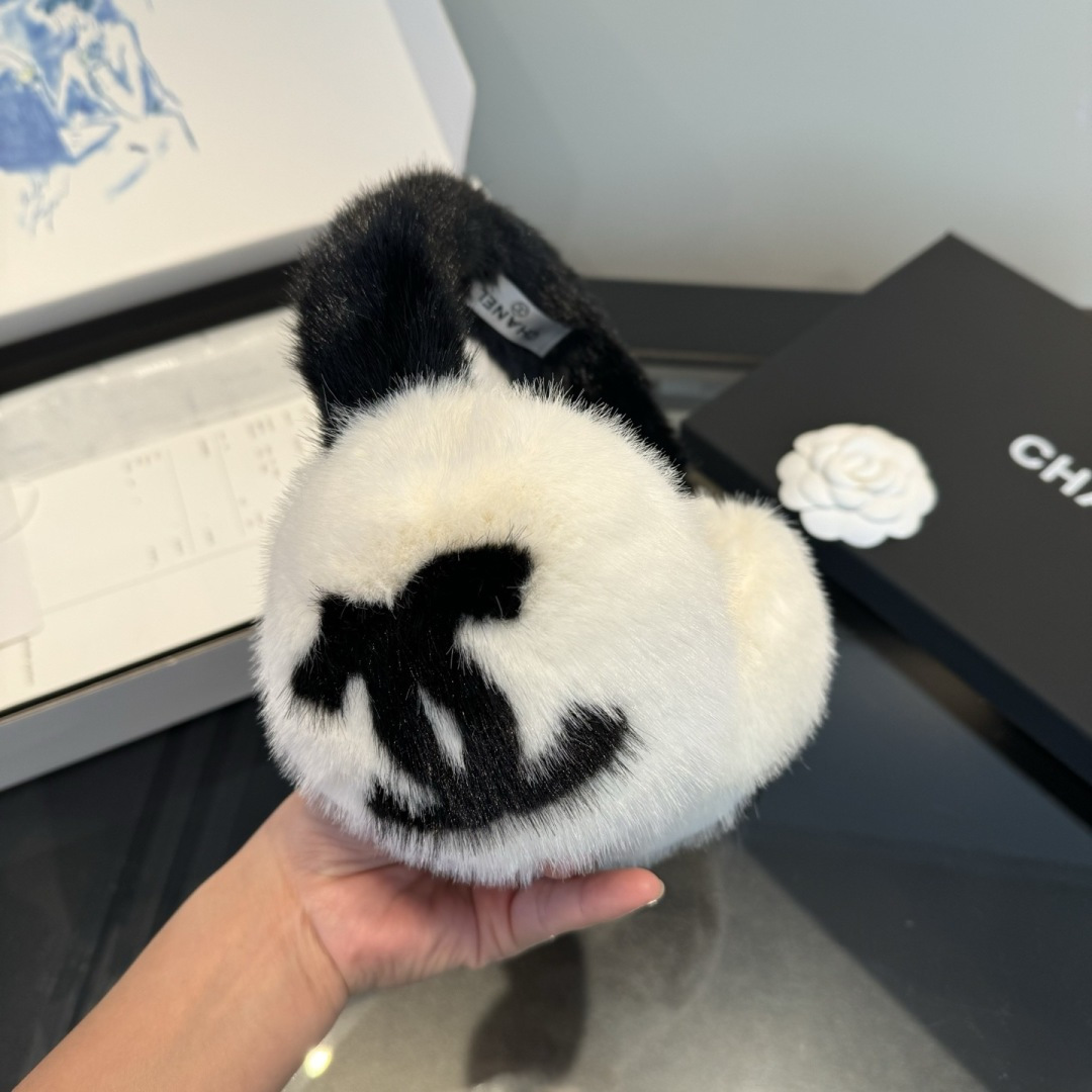 p75¥
Chanel香奈儿耳包,毛毛耳罩