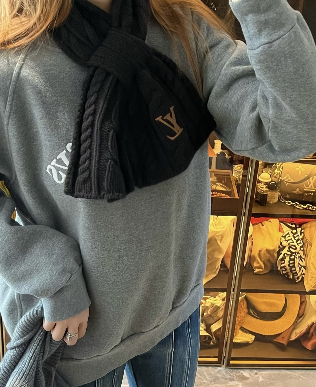 lv路易斯新款羊绒混纺围脖,高冷女神最爱,简约百塔款!百分百羊绒.140×140cm