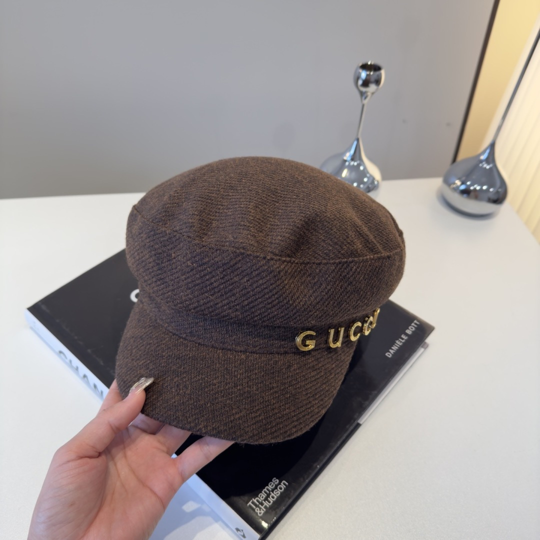 p75¥

Gucci古奇秋冬新款鸭舌军帽，秋冬新款鸭舌帽，头围57cm