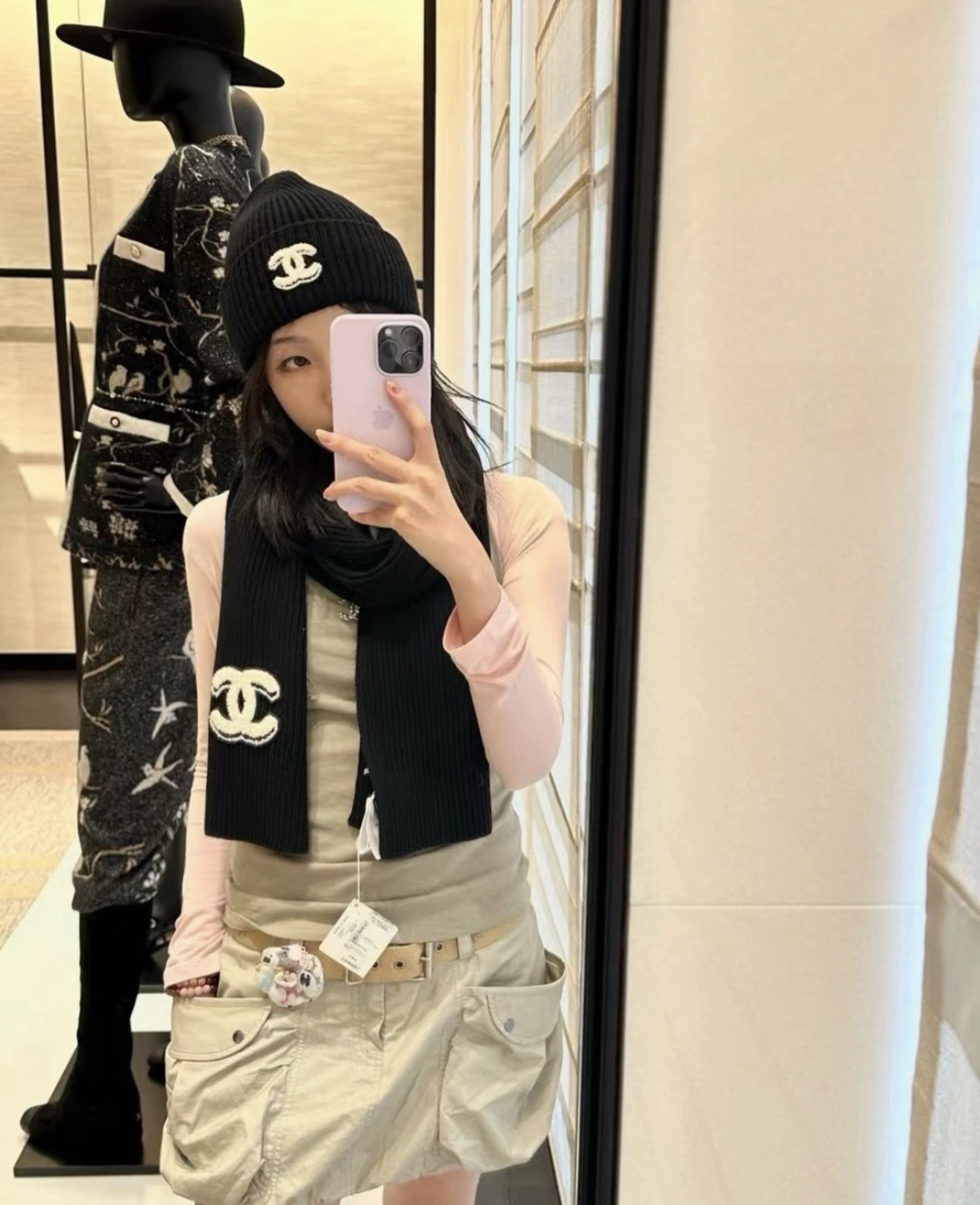 P Chanel香奈儿三件套装秋冬款70%羊毛，30%兔毛高品质定制！这款必定是极简主义的最爱干净，利索