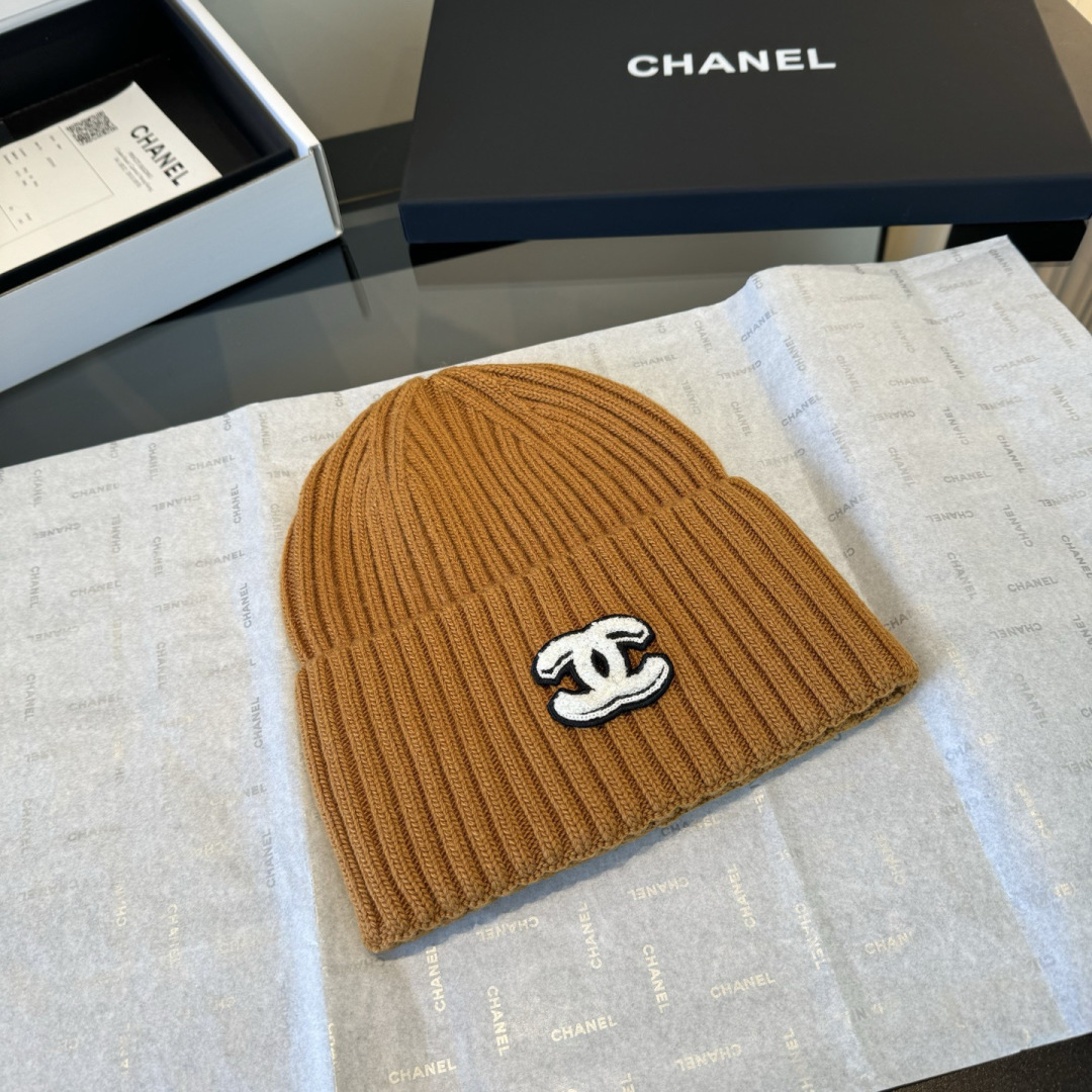 P Chanel香奈儿三件套装秋冬款70%羊毛，30%兔毛高品质定制！这款必定是极简主义的最爱干净，利索