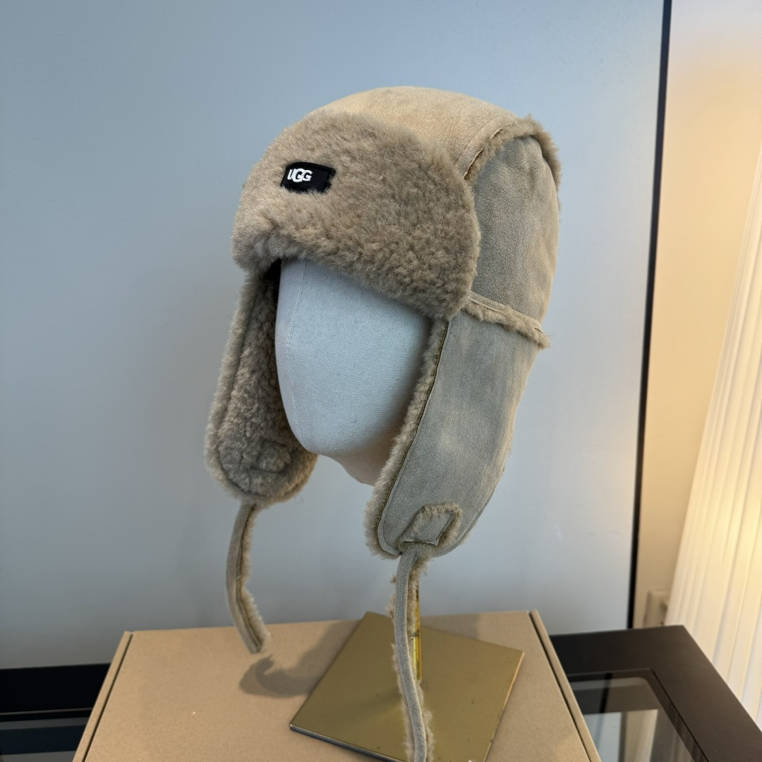 p80¥

Ugg新款护耳帽，内里加绒，轻盈舒适，秋冬必备单品