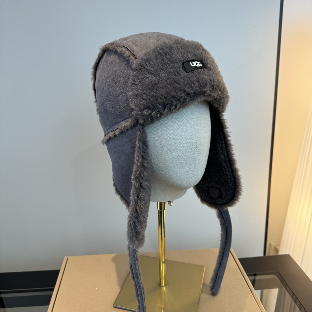 p80¥

Ugg新款护耳帽，内里加绒，轻盈舒适，秋冬必备单品